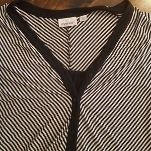 Avenue Tops - Avenue black and white striped cardigan sz 22/24 Avenue Tops - Avenue black and white striped cardigan sz 22/24